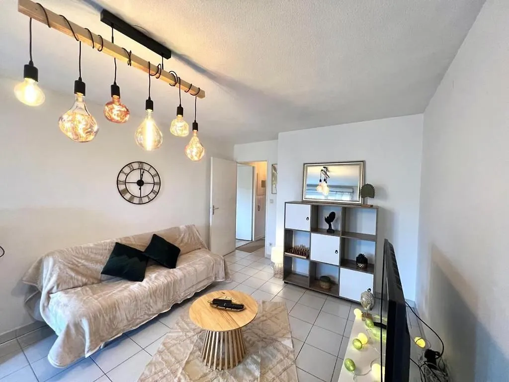 Apartament Le Montaigne - Parking Inclus, Tramway Et Meet Blagnac 0*,  Francja
